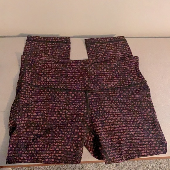 Lululemon Wunder Under Leggings - Picture 4 of 4